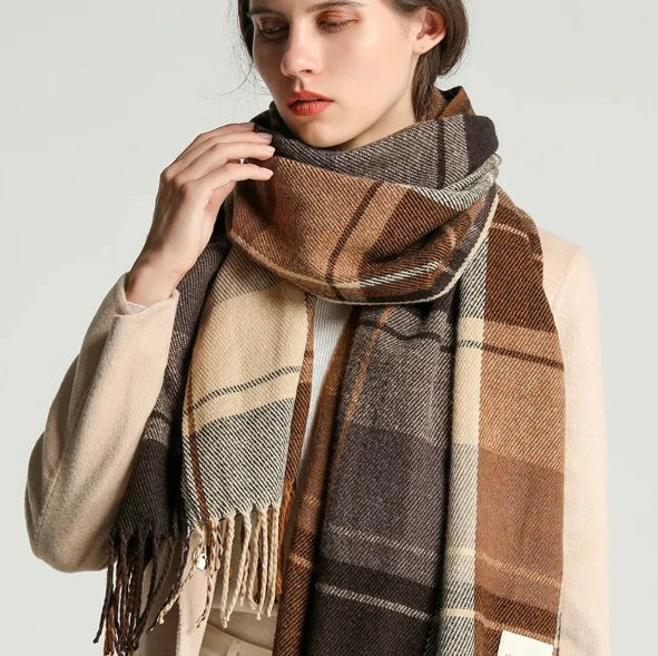 Byron Becquer plaid scarf